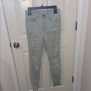 Signature by Levi Strauss Light Gray Distressed Skinny Jeans